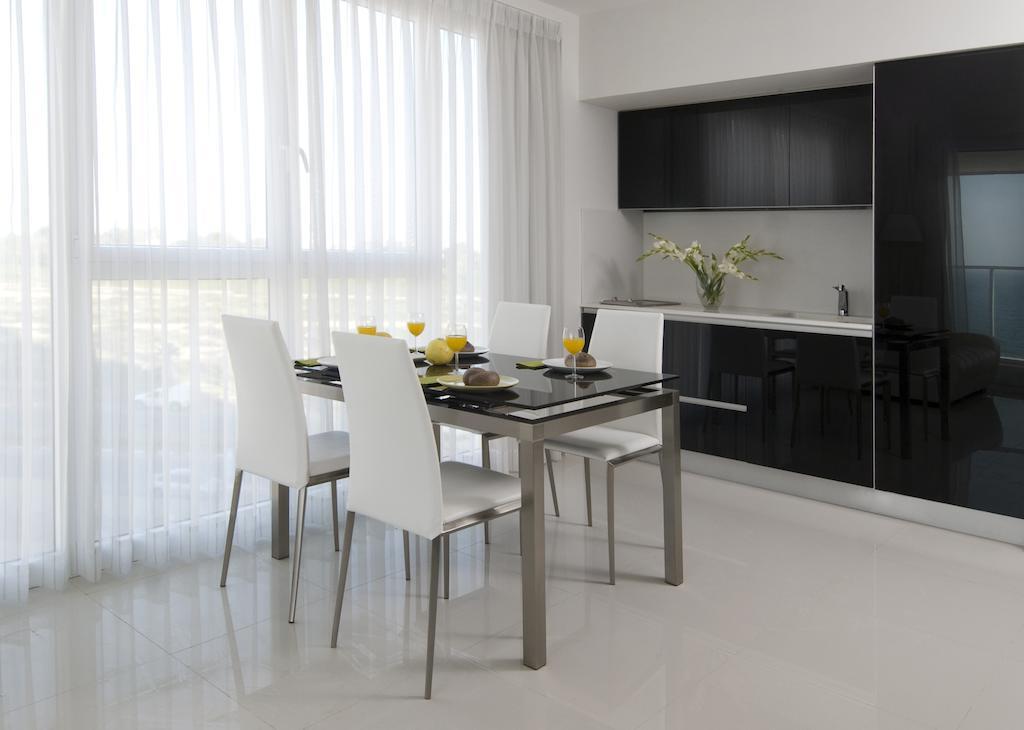 Island Luxurious Suites Hotel And Spa Netanya Oda fotoğraf